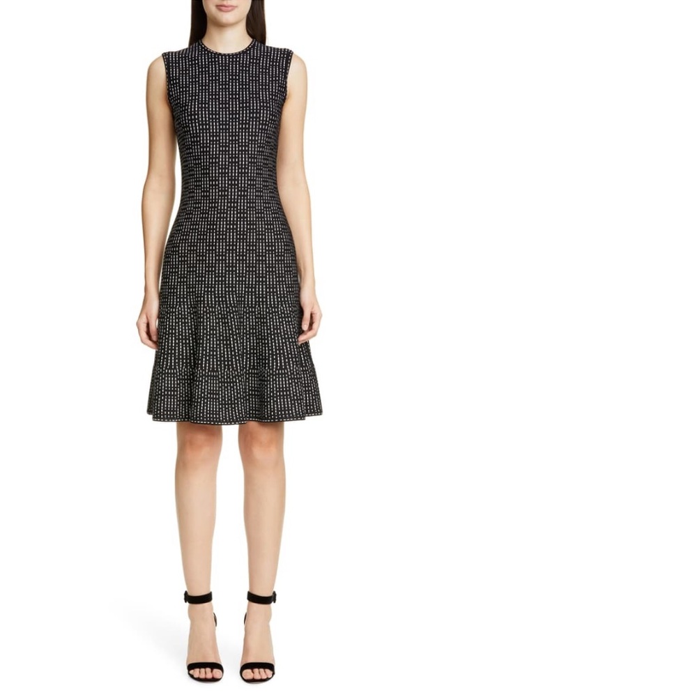 St. John Collection Knit Fit & Flare Dress Size 4 NWT